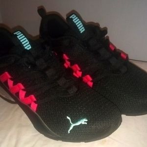 Women's puma size 9.5